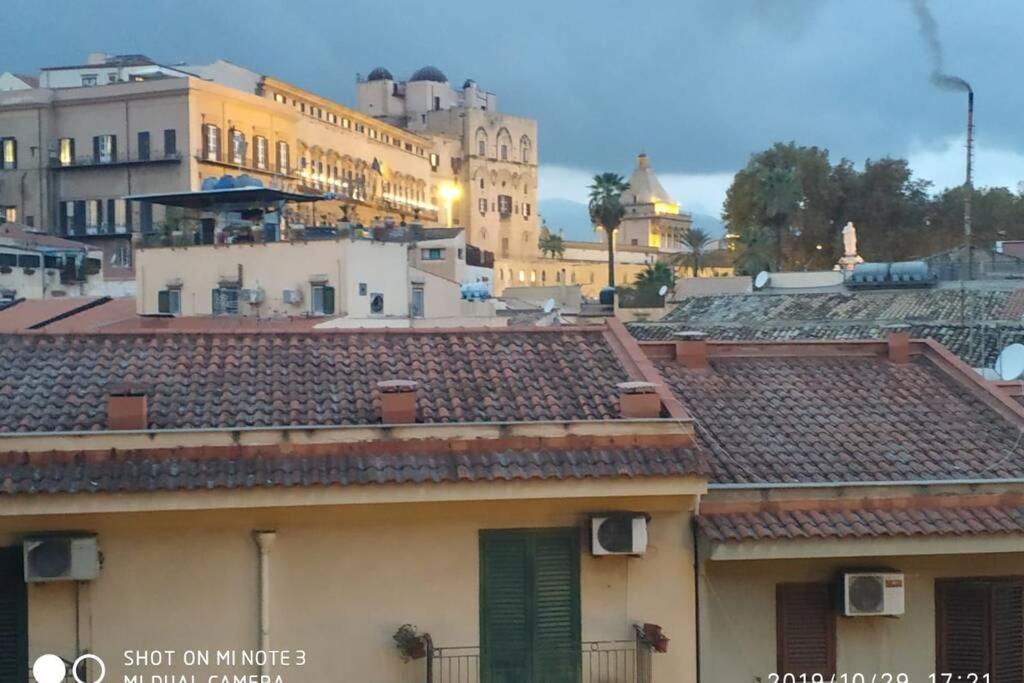 Home Sweet Home Appartamento Ricco Di Comfort Palermo Bagian luar foto