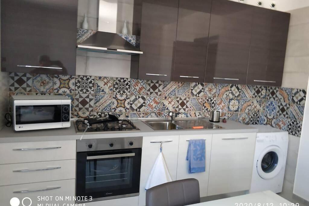 Home Sweet Home Appartamento Ricco Di Comfort Palermo Bagian luar foto