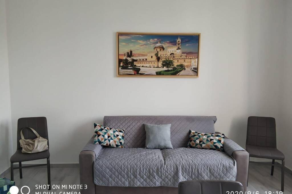 Home Sweet Home Appartamento Ricco Di Comfort Palermo Bagian luar foto